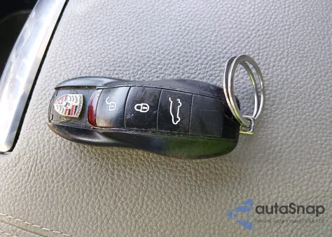 2012 Porsche Cayenne z USA, uszkodzony, nr VIN WP1AA2A21CLA07148